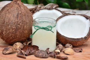 24 Coconut Oil Benefits That Help You Look Great